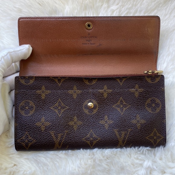 Louis Vuitton Monogram Wallet - Picture 7 of 16